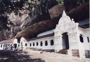 93.ダンブッラ石窟寺院1.jpg